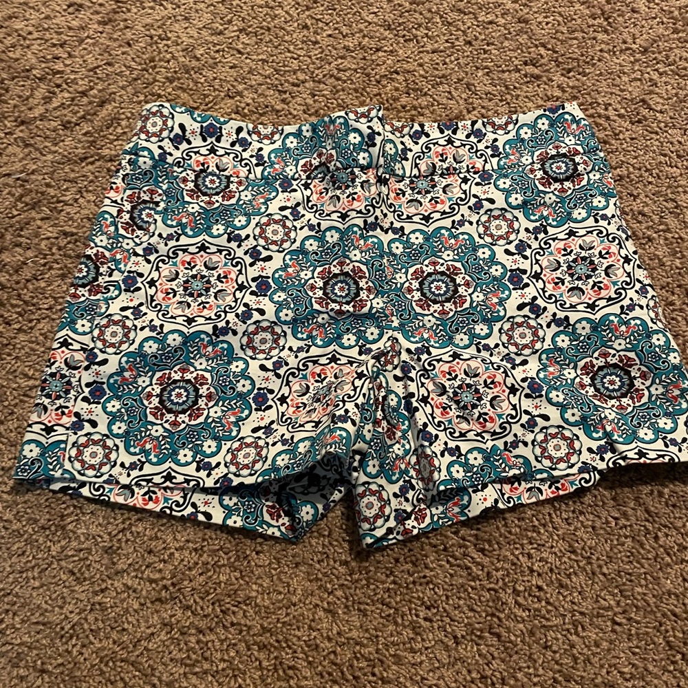 Printed loft shorts size 6